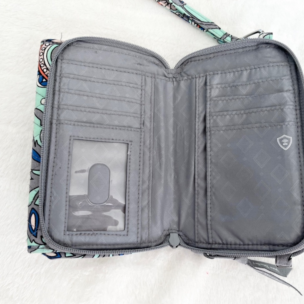 Vera Bradley RFID Wallet - Picture 4 of 4